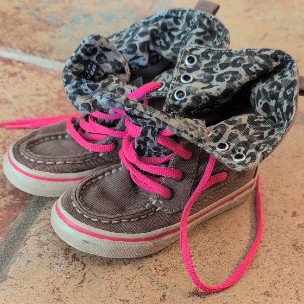 Stylish Kids Sperry Shoes with Pink Laces